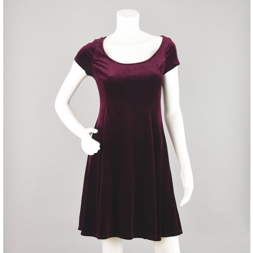 Modcloth Fervour Short Sleeve Velvet Dress Women's XS - Small